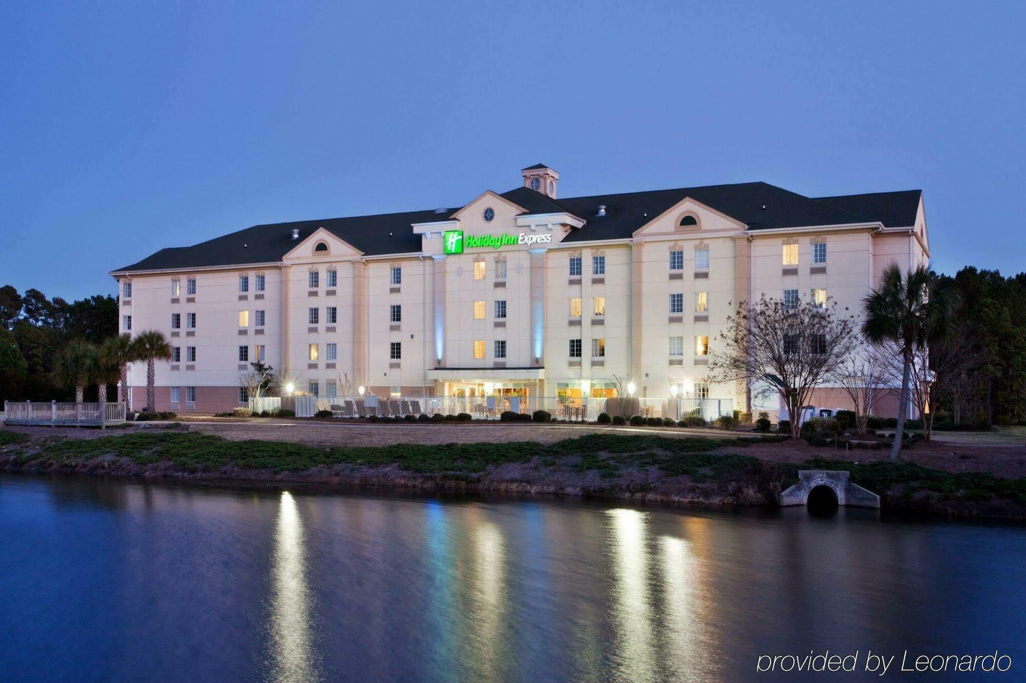 Holiday Inn Express Myrtle Beach-Broadway At The Beach By Ihg Exterior photo