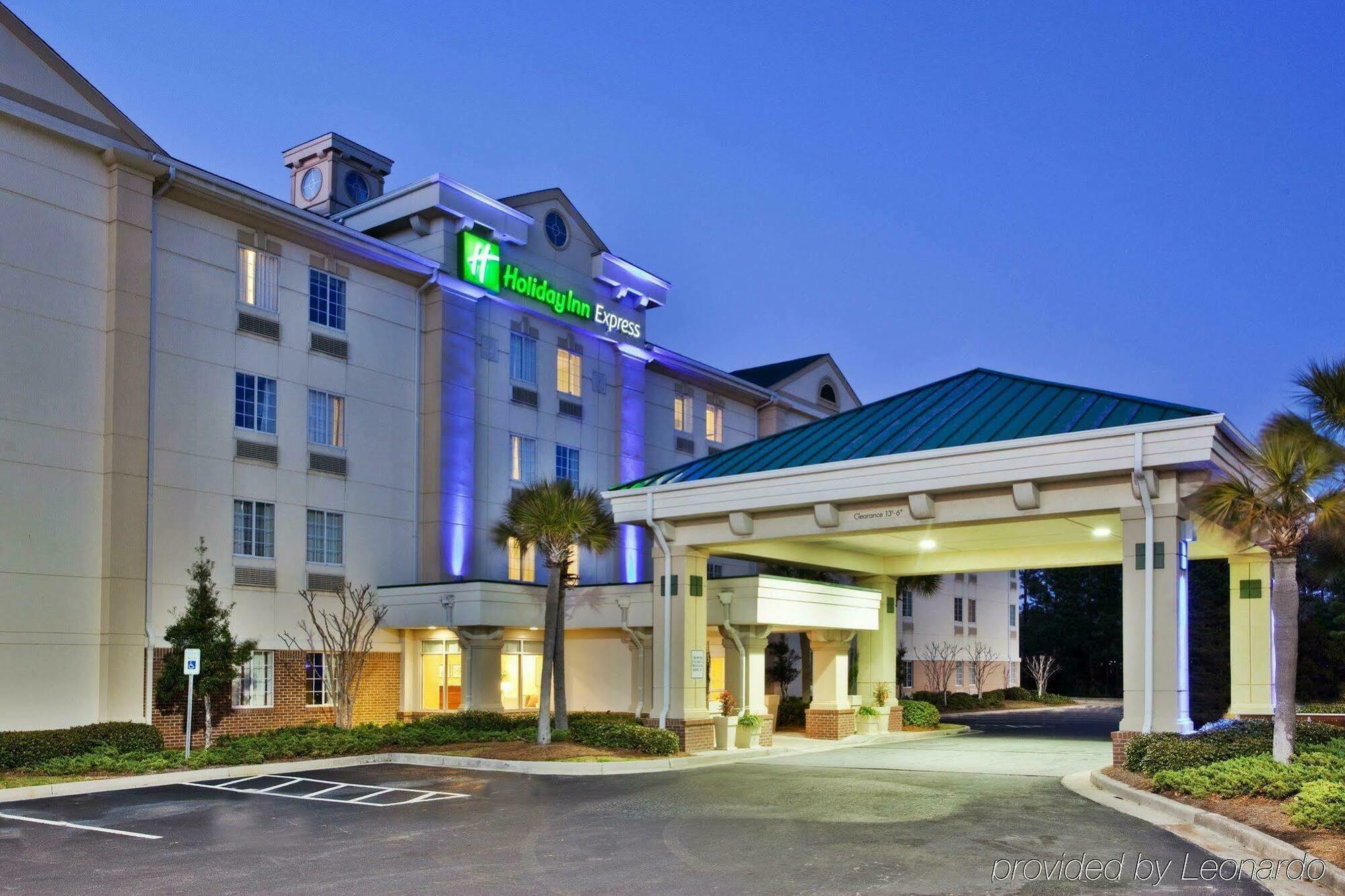 Holiday Inn Express Myrtle Beach-Broadway At The Beach By Ihg Exterior photo