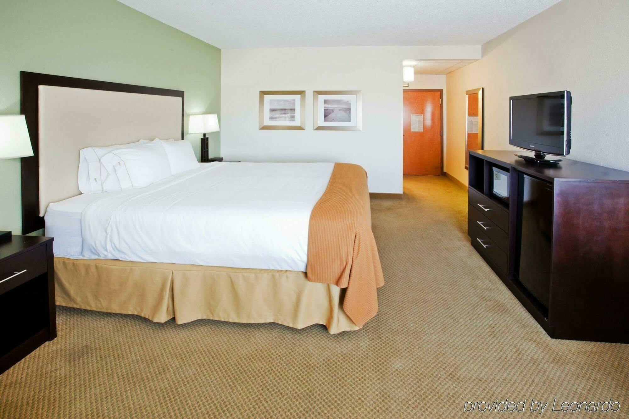 Holiday Inn Express Myrtle Beach-Broadway At The Beach By Ihg Exterior photo